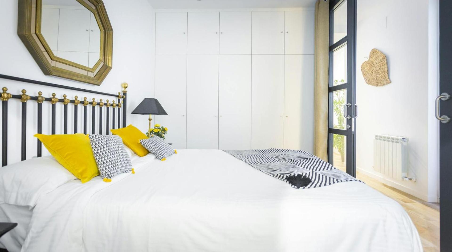Love hotel Sunrise Estate
